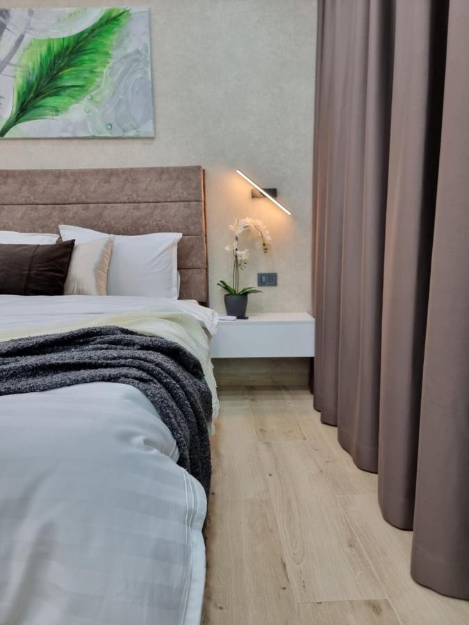 Casa Chiper - Apartament Parter Braşov Buitenkant foto