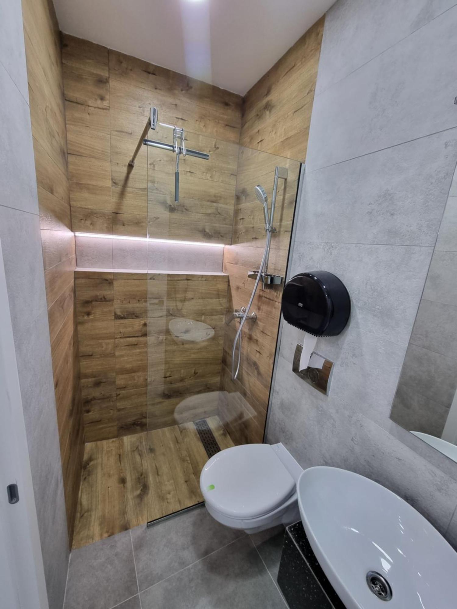 Casa Chiper - Apartament Parter Braşov Buitenkant foto