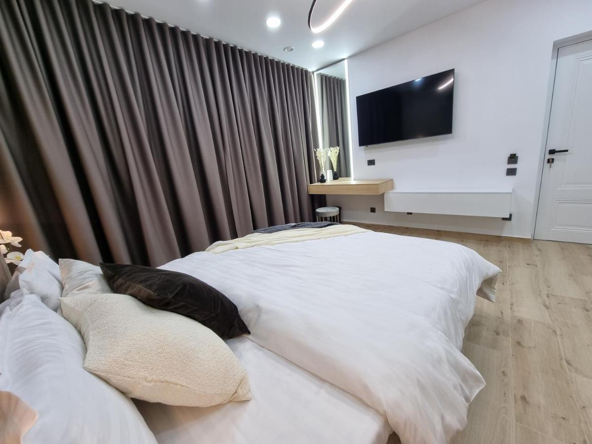Casa Chiper - Apartament Parter Braşov Buitenkant foto